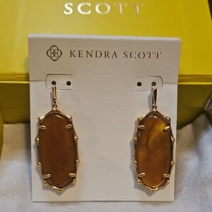 New Kendra Scott Framed Drop Earrings in Marbled Amber Illusion